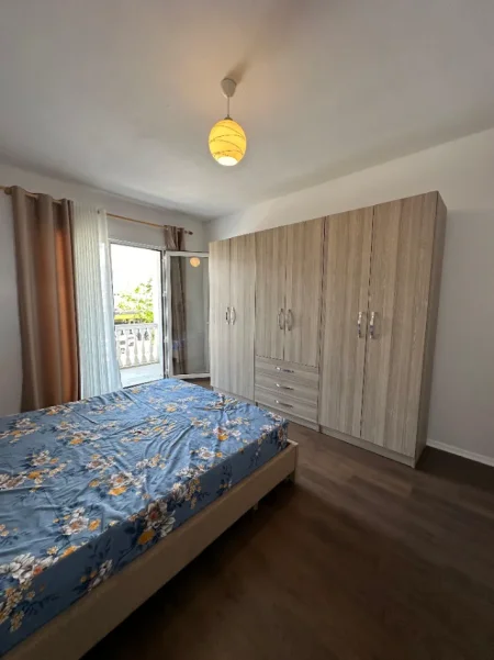 Tirane, jepet me qera apartament 2+1+Ballkon , 120 m² 400 € (Koder Kamez prane "Fafa")