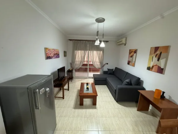 Tirane, jepet me qera apartament 1+1+Ballkon Kati 2, 65 m² 450 € (Kodra e Diellit/Rr.Rrapo Hekali)