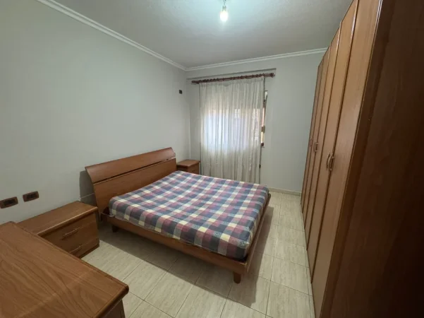 Tirane, jepet me qera apartament 1+1+Ballkon Kati 2, 65 m² 450 € (Kodra e Diellit/Rr.Rrapo Hekali)
