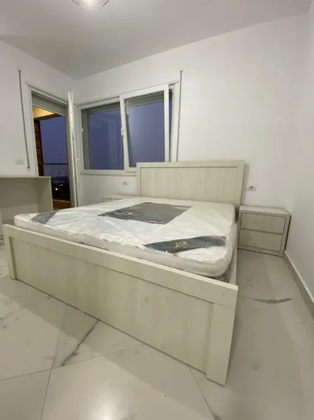 Tirane, jepet me qera apartament 1+1+Ballkon Kati 5, 60 m² 520 € (Rruga Don Bosko)