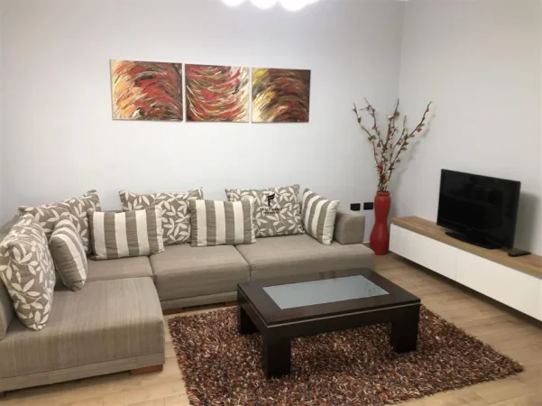 Tirane, jepet me qera apartament 2+1 Kati 2, 65 m² 650 € (MYSLYM SHYRI)