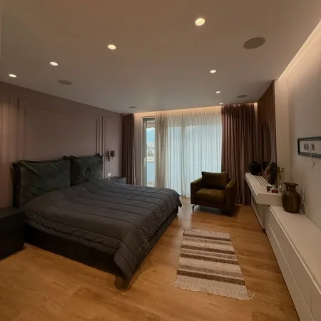 Tirane, shitet apartament 3+1 Kati 6, 163 m² (Rruga e Elbasanit)