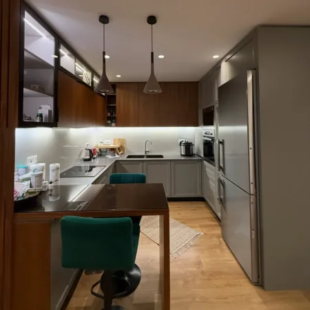 Tirane, shitet apartament 3+1 Kati 6, 163 m² (Rruga e Elbasanit)