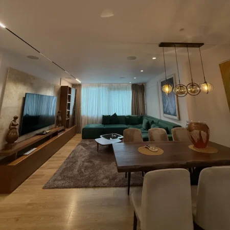 Tirane, shitet apartament 3+1 Kati 6, 163 m² (Rruga e Elbasanit)