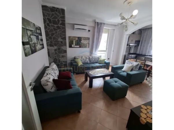 Tirane, jepet me qera apartament 2+1 Kati 7, 87 m² 420 € (Unaza e re)