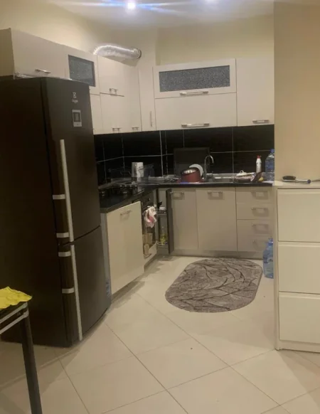 Tirane, jepet me qera apartament 1+1 Kati 5, 75 m² 450 € (ASTIR)