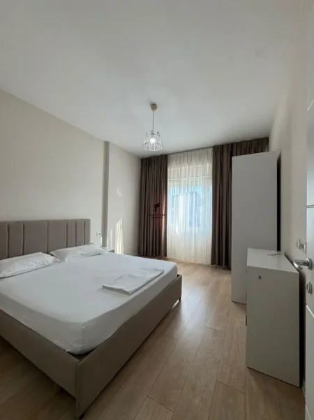 Tirane, jepet me qera apartament 2+1 Kati 4, 90 m² 1.500 € (RRUGA E KOSOVAREVE)