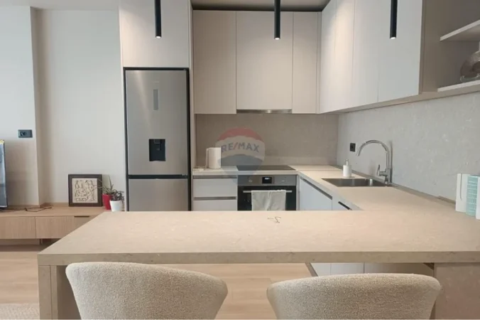 Tirane, jepet me qera apartament 2+1+Ballkon , 1.200 € (rruga e kosovareve)