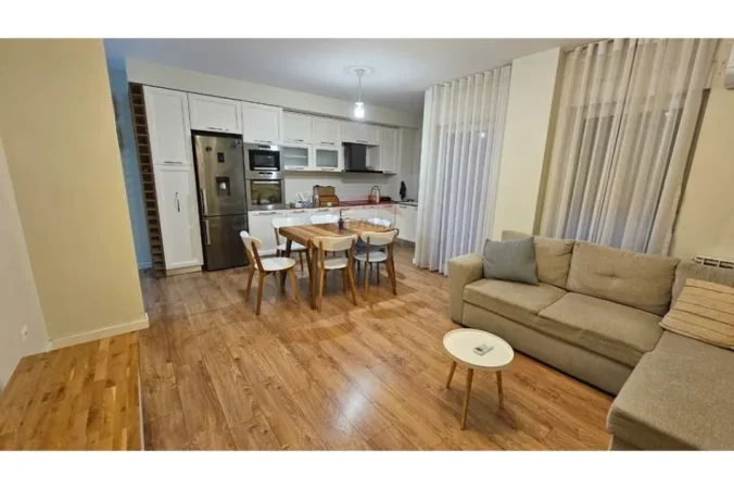 Tirane, jepet me qera apartament 2+1+Ballkon , 700 € (Liqeni i Thate)