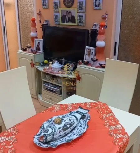 Tirane, jepet me qera apartament 1+1 Kati 4, 50 m² 500 € (Bllok)