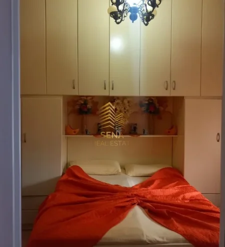 Tirane, jepet me qera apartament 1+1 Kati 4, 50 m² 500 € (Bllok)