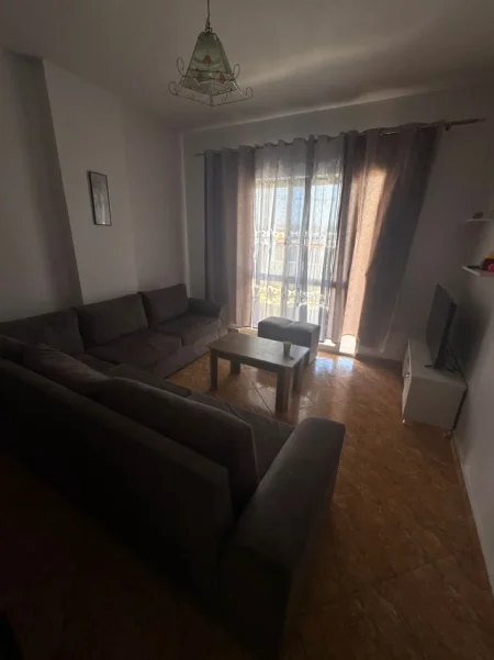 Tirane, jepet me qera apartament 2+1+Ballkon Kati 5, 80 m² 400 € (Fresk)