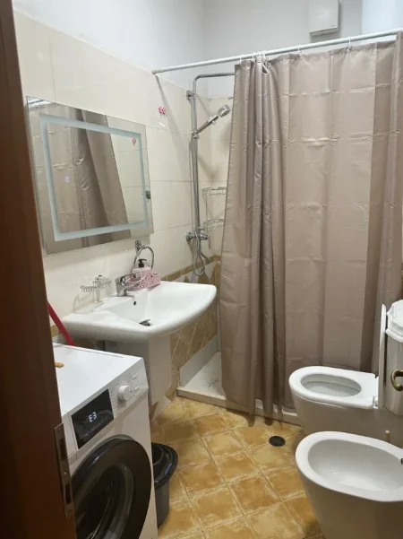 Tirane, jepet me qera apartament 2+1 Kati 7, 80 m² 600 € (Materniteti i ri)