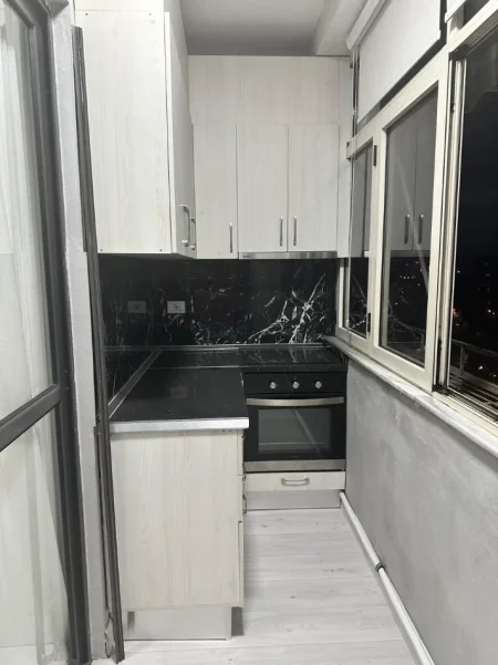 Tirane, jepet me qera apartament 2+1 Kati 7, 80 m² 600 € (Materniteti i ri)