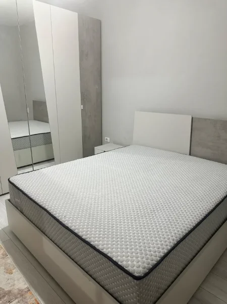 Tirane, jepet me qera apartament 2+1 Kati 7, 80 m² 600 € (Materniteti i ri)