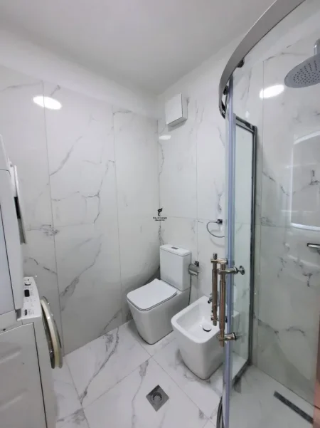 Tirane, jepet me qera garsonier Kati 5, 43 m² 450 € (DON BOSKO)