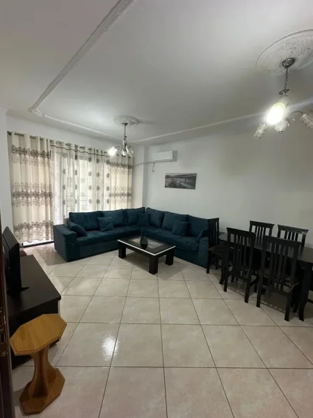 Tirane, jepet me qera apartament 2+1+Ballkon Kati 2, 100 m² 600 € (Rruga Abaz Ermenji)