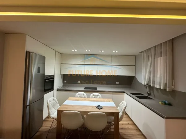 Tirane, jepet me qera apartament 2+1+Ballkon Kati 2, 108 m² 1.200 € (delijorgji)