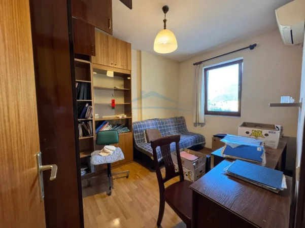 Tirane, shitet apartament 2+1 Kati 8, 104 m² 230.000 € (Rruga e Barrikadave)