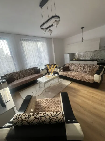 Tirane, jepet me qera apartament 2+1+Ballkon Kati 1, 109 m² 680 € (STACIONI I TRENIT)