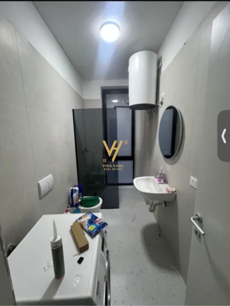 Tirane, jepet me qera apartament 2+1+Ballkon Kati 1, 109 m² 680 € (STACIONI I TRENIT)