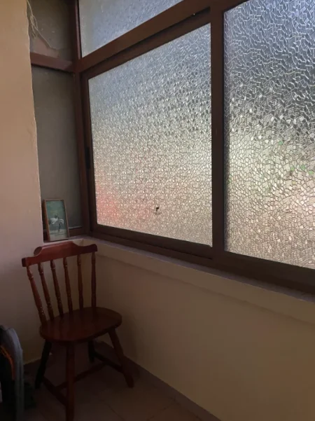 Tirane, jepet me qera zyre Kati 1, 96 m² 1.000 € (SHESHI WILLSON)