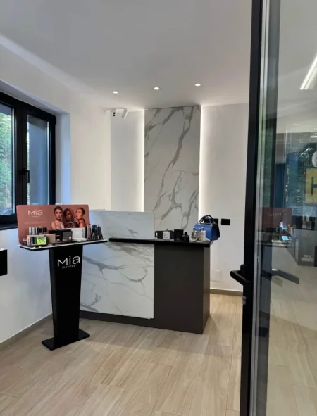 🏢 Jepet me Qira Ambient Biznesi te Rruga Fortuzi ne Qender te Tiranes