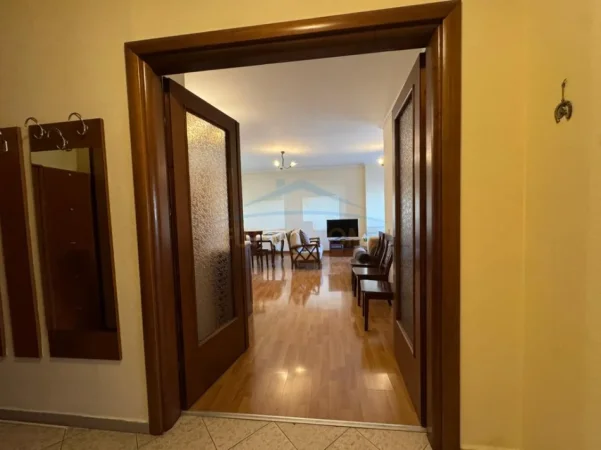 shitet apartament 2+1+Ballkon Kati 8, 104 m² 210.000 € (RRUGA E BARRIKADAVE)