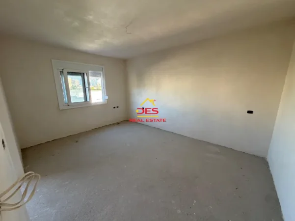 Vlore, shitet apartament 2+1+Ballkon Kati 3, 77 m² 90.000 € (Rruga Mis Durhan)