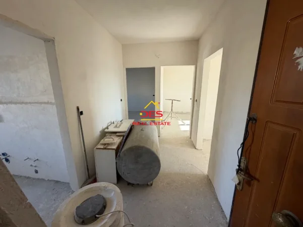 Vlore, shitet apartament 2+1+Ballkon Kati 3, 77 m² 90.000 € (Rruga Mis Durhan)