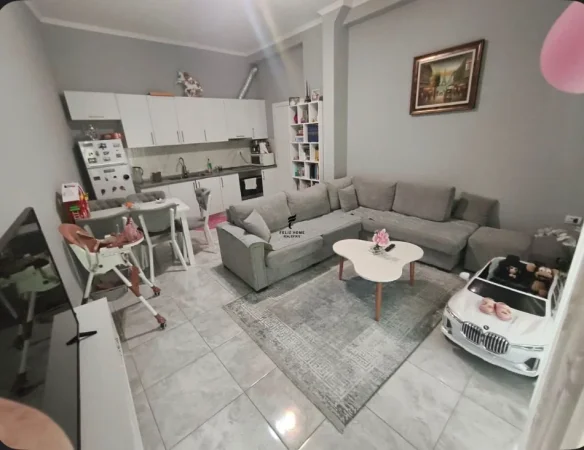 Tirane, shitet apartament 2+1 Kati 3, 82 m² 128.000 € (FRESK)