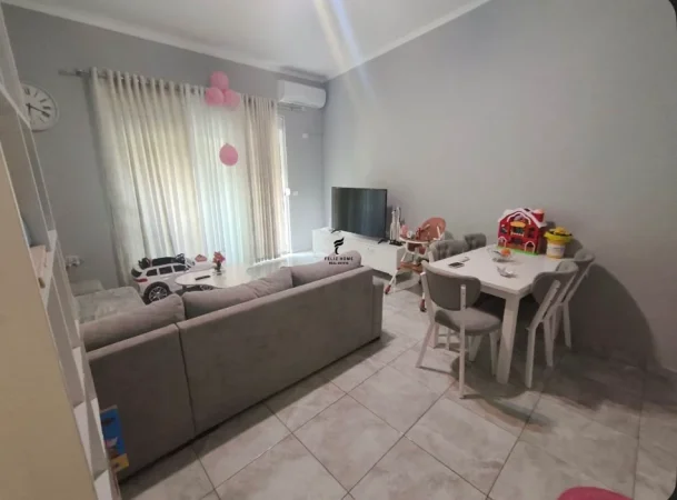Tirane, shitet apartament 2+1 Kati 3, 82 m² 128.000 € (FRESK)
