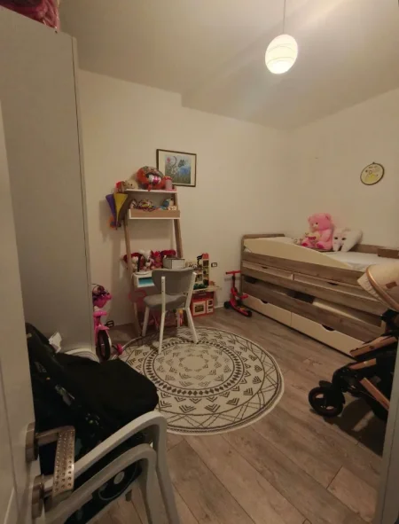 Tirane, shitet apartament 2+1 Kati 3, 82 m² 128.000 € (FRESK)