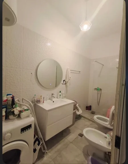 Tirane, shitet apartament 2+1 Kati 3, 82 m² 128.000 € (FRESK)