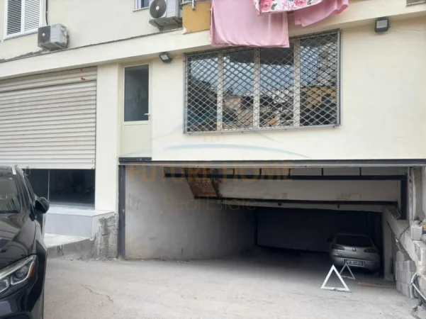 Tirane, jepet me qera ambjent biznesi Kati 0, 118 m² 1.000 € (vila L)