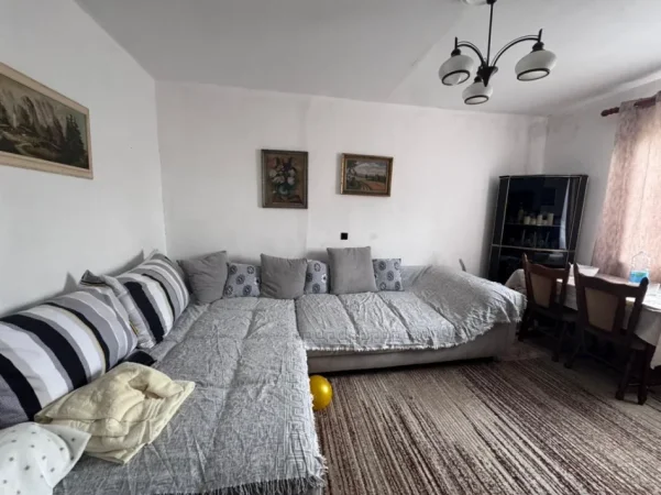 Tirane, jepet me qera apartament 1+1 Kati 4, 350 € 
