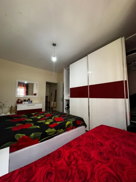 Tirane, jepet me qera apartament 1+1+Ballkon Kati 4, 50 m² 400 € (Astir)