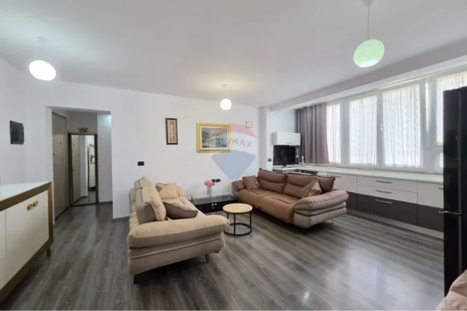 Tirane, shitet apartament 2+1+Ballkon , 73 m² 195.000 € (Ish Fusha e Aviacionit)