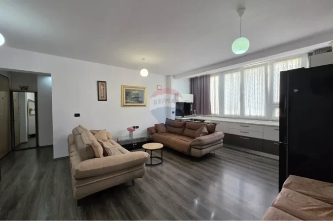 Tirane, shitet apartament 2+1+Ballkon , 73 m² 195.000 € (Ish Fusha e Aviacionit)