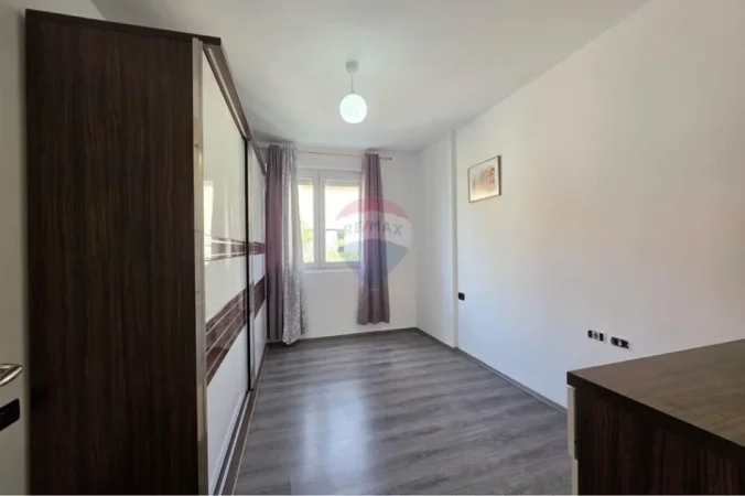 Tirane, shitet apartament 2+1+Ballkon , 73 m² 195.000 € (Ish Fusha e Aviacionit)