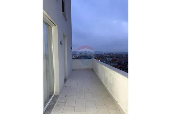 Tirane, shitet apartament 1+1+Ballkon , 78.000 € (Kamez)