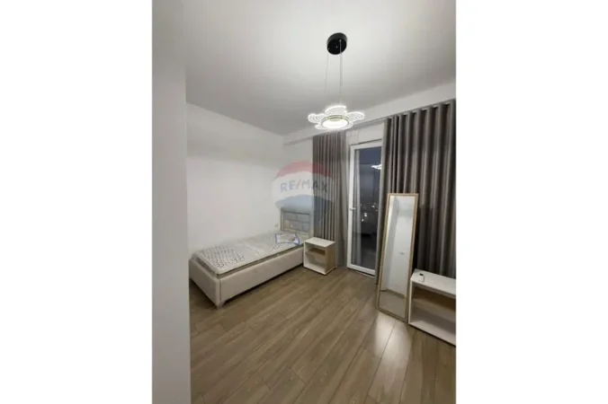Tirane, shitet apartament 1+1+Ballkon , 78.000 € (Kamez)