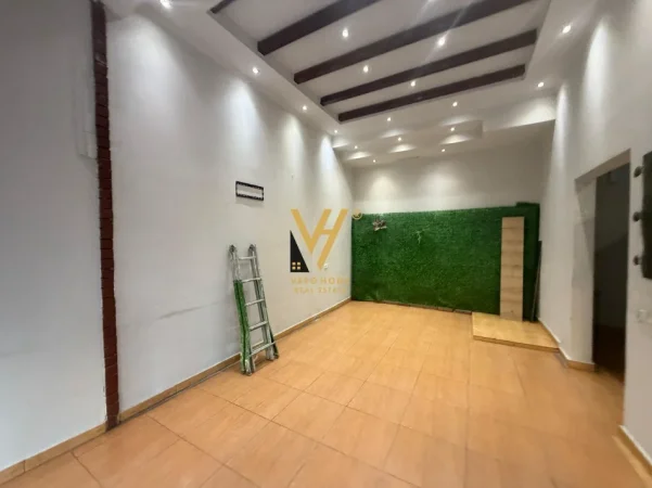 Tirane, jepet me qera ambjent biznesi Kati 0, 90 m² 1.150 € (LAPRAKE)