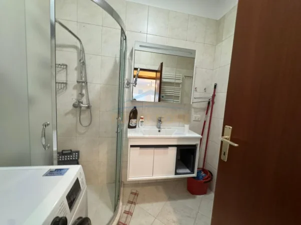 Tirane, shes apartament 2+1+Ballkon Kati 8, 104 m² 230.000 €
