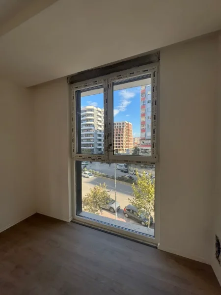 Tirane, jepet me qera zyre Kati 2, 100 m² 500 € (ASTIR)