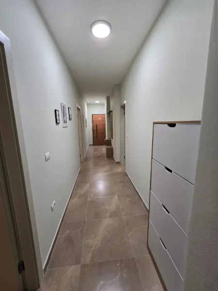 Tirane, jepet me qera apartament 2+1 , 100 m² 850 € (Zogu i zi)