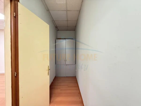 Tirane, shitet ambjent biznesi Kati 0, 40 m² 245.000 € (Qender, Torre Drin)