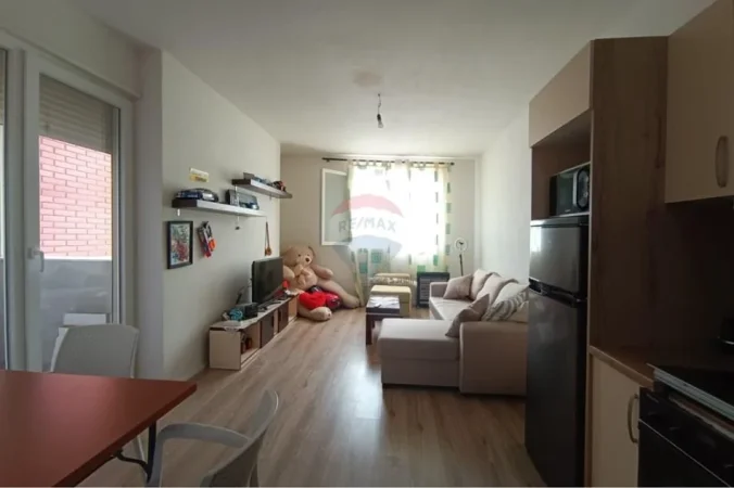 Tirane, jepet me qera apartament 1+1+Ballkon Kati 10, 65 m² 450 € (Spitali Amerikan 3)