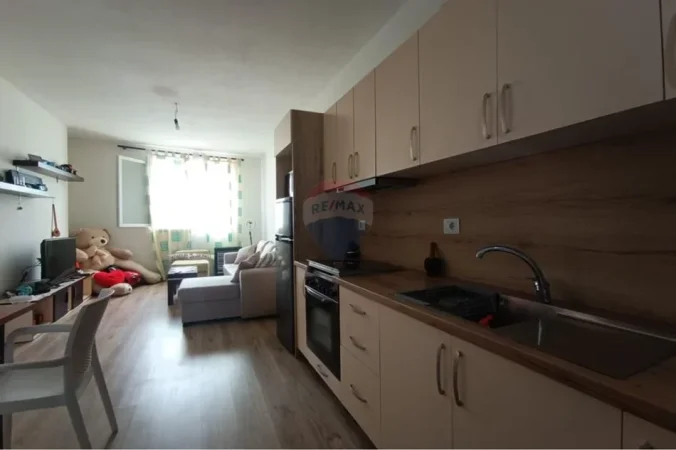 Tirane, jepet me qera apartament 1+1+Ballkon Kati 10, 65 m² 450 € (Spitali Amerikan 3)