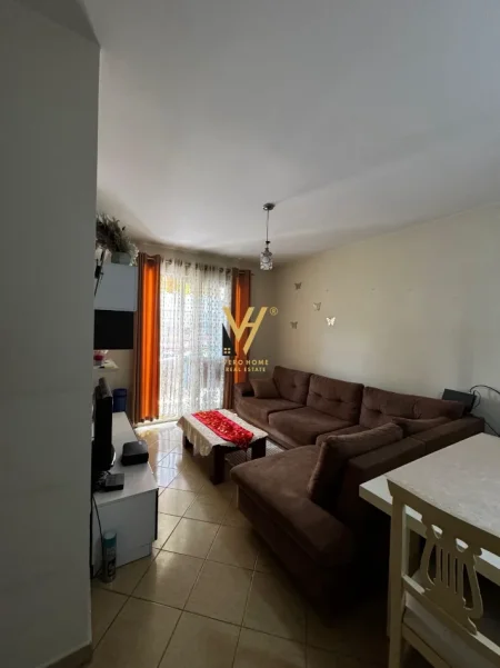 Tirane, jepet me qera apartament 1+1+Ballkon Kati 4, 60 m² 420 € (ASTIR)